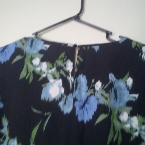 Vince Camuto Blouse Shirt L Women 3/4 Bell Sleeve Floral Black Blue - Picture 2 of 16